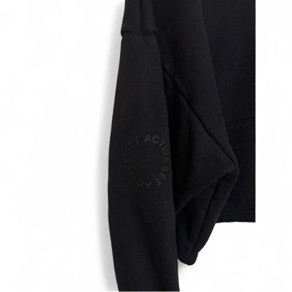 Set Active Cropped Half Zip Sweatshirt in Black Onyx - Picture 6 of 7